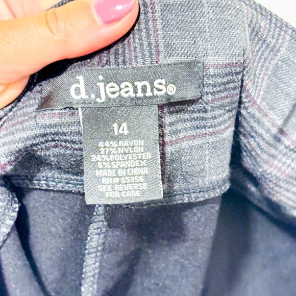 D. JEANS Grey plaid stretch pants - Picture 4 of 8